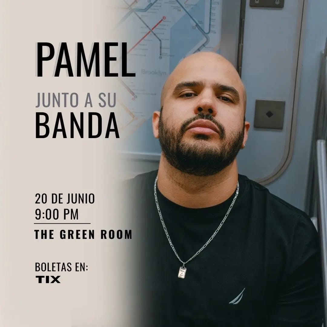 Pamel junto a su banda